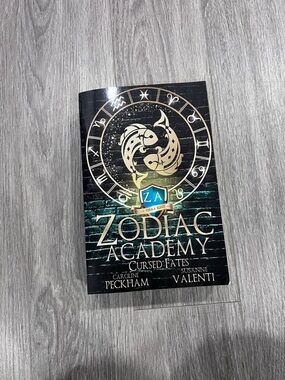 Zodiac Academy Cursed Fates Book 5 - Black/Cream Cover